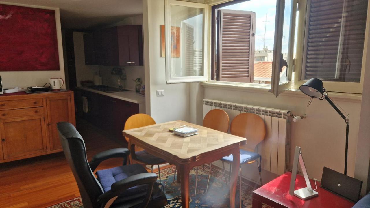 Casa Di Libri - Delizioso Appartamento A 10 Min Da Trastevere Roma Exterior foto