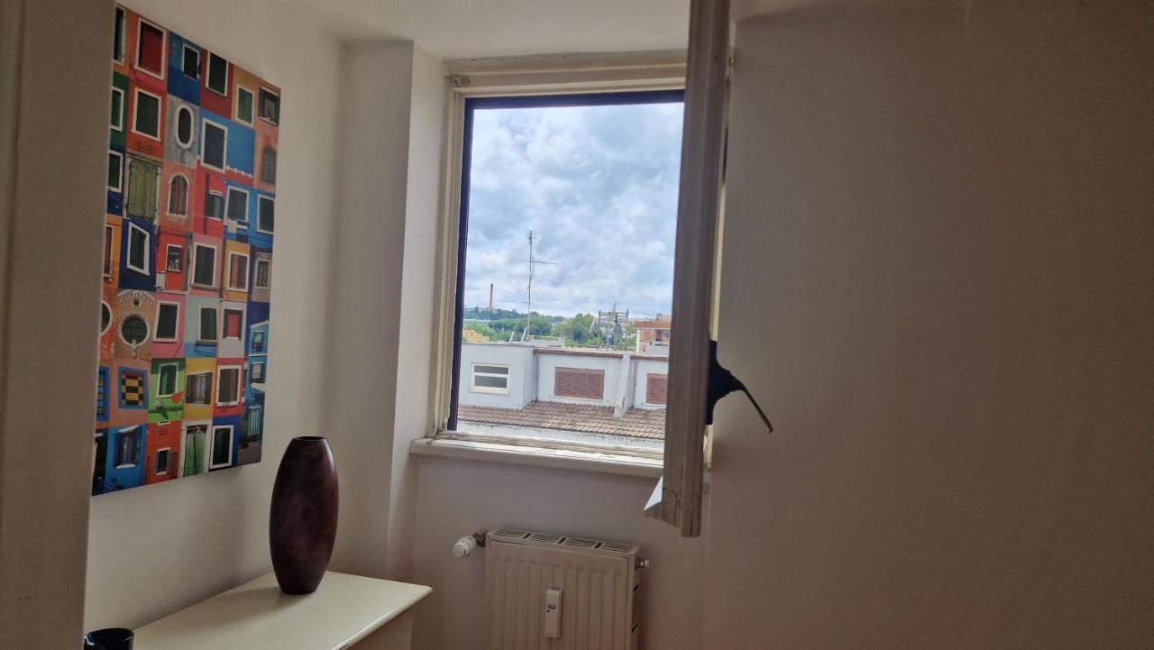 Casa Di Libri - Delizioso Appartamento A 10 Min Da Trastevere Roma Exterior foto
