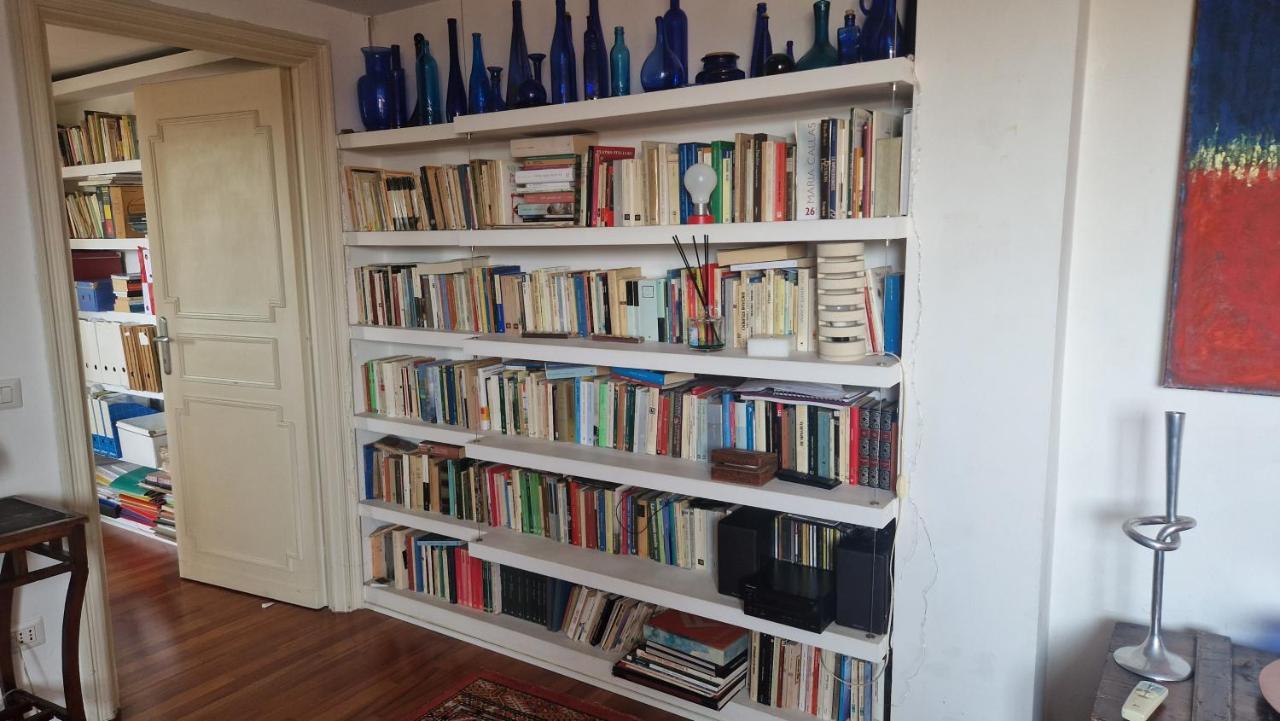 Casa Di Libri - Delizioso Appartamento A 10 Min Da Trastevere Roma Exterior foto